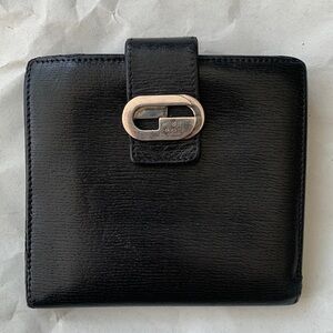 Gucci Vintage Wallet Women’s Black Leather Bifold Late 1990s Early 2000s Classic
